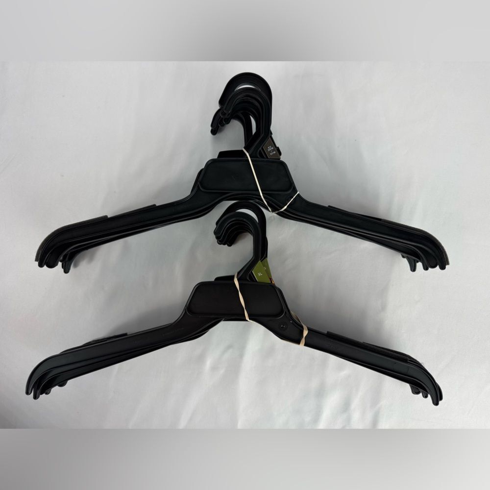 Lot of 20, 19” Extra Wide Black Retail Hangers Jacket Coat Suit Store Display